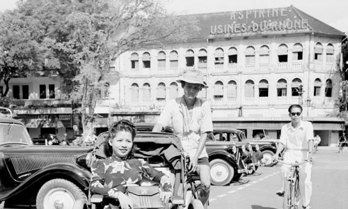 Saigon 1950 - phía trước nhà hát TP.La journée d'un 