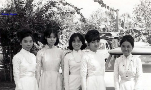 young vietnamese students - photo by vnrozier-vietnam