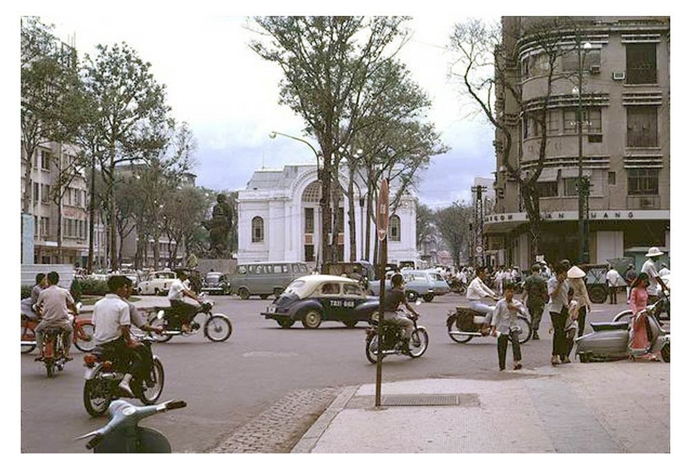 Ngã tư Nguyễn Huệ vs Lê Lợi - Crossroads (1974)