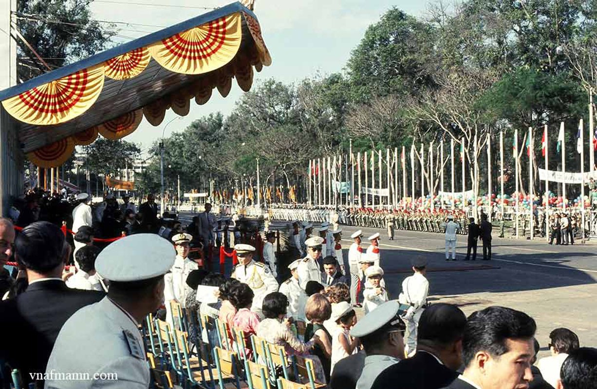 Saigon 1971 - ARVN's Day Parade on Thong Nhat Blvd