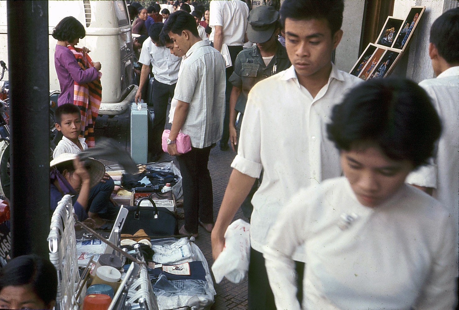 Saigon 1971 - Photo by Douglas Elgin