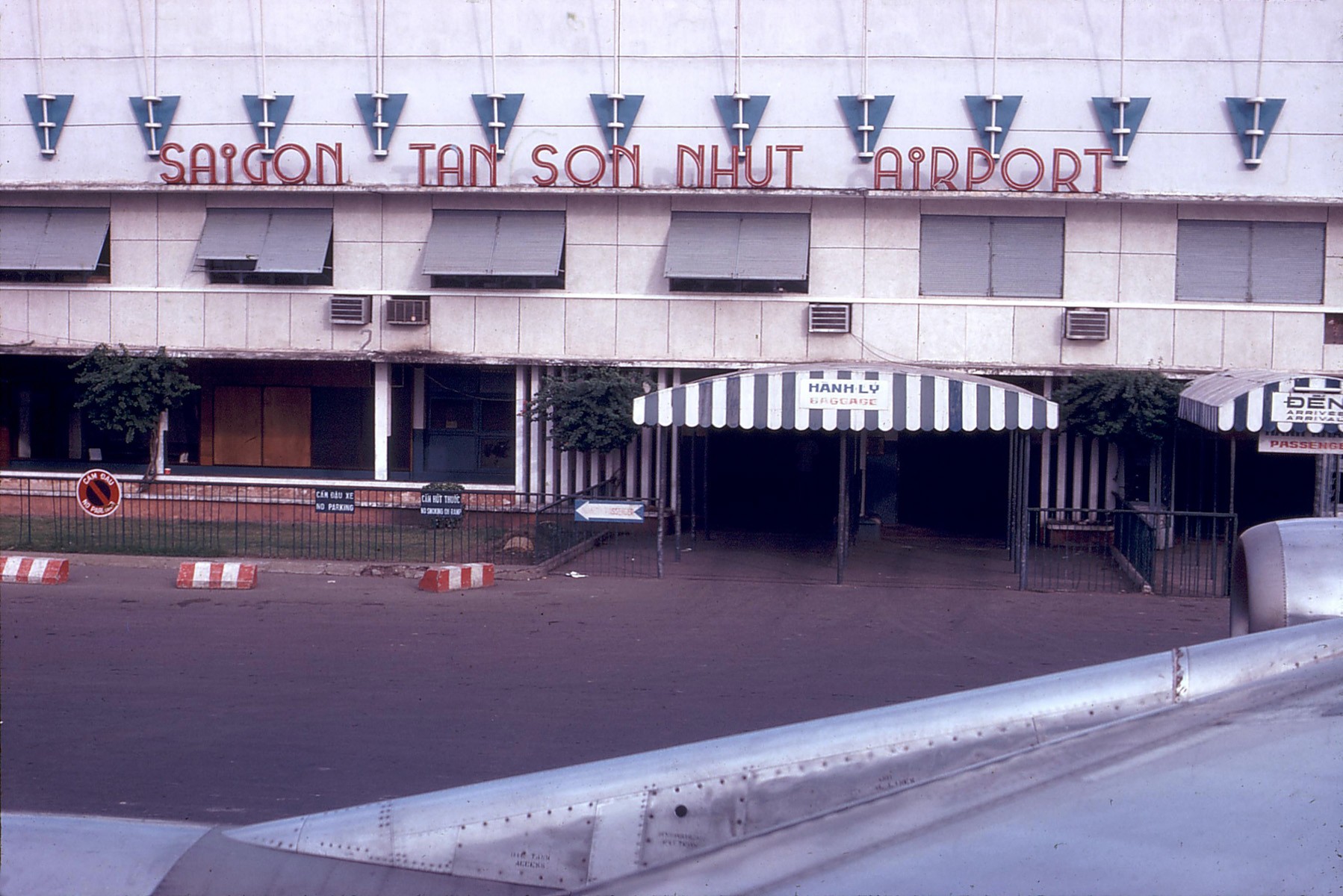 Saigon 1971 - Photo by Douglas Elgin