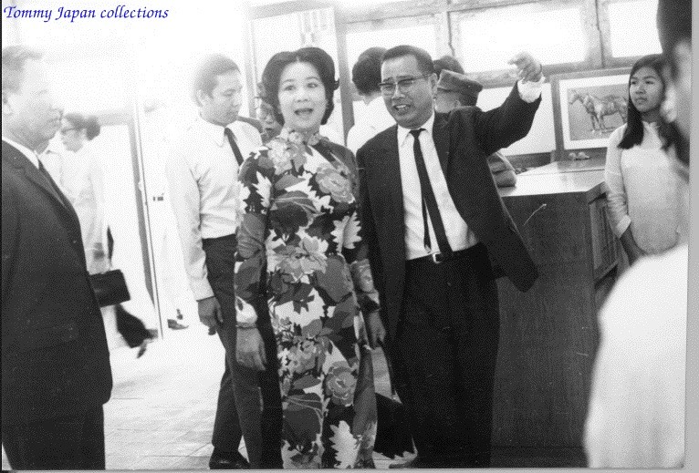 Lễ khánh thành Thư viện trường Quốc Gia Nghĩa Tử (17-3-1971) - source: Photograph ; Harold Winer Collection