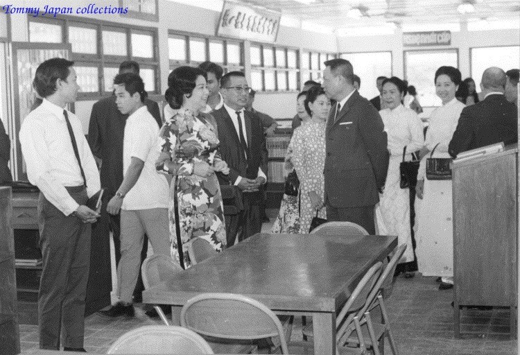 Lễ khánh thành Thư viện trường Quốc Gia Nghĩa Tử (17-3-1971) - source: Photograph ; Harold Winer Collection