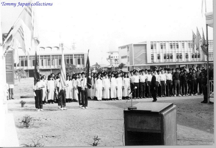 Lễ khánh thành Thư viện trường Quốc Gia Nghĩa Tử (17-3-1971) - source: Photograph ; Harold Winer Collection