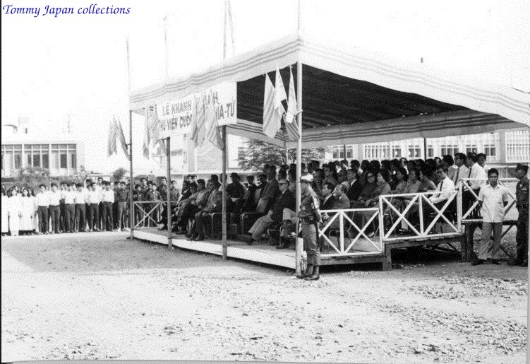 Lễ khánh thành Thư viện trường Quốc Gia Nghĩa Tử (17-3-1971) - source: Photograph ; Harold Winer Collection