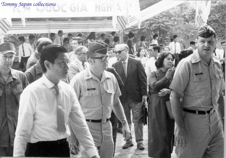 Lễ khánh thành Thư viện trường Quốc Gia Nghĩa Tử (17-3-1971) - source: Photograph ; Harold Winer Collection