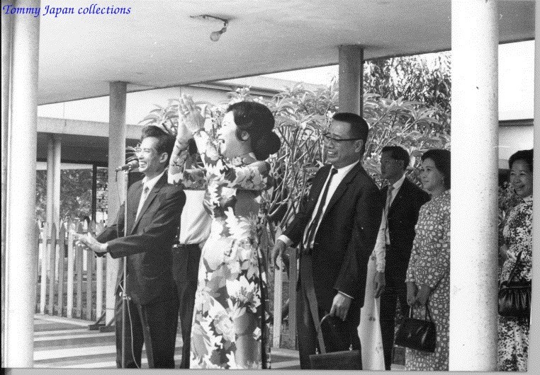 Lễ khánh thành Thư viện trường Quốc Gia Nghĩa Tử (17-3-1971) - source: Photograph ; Harold Winer Collection