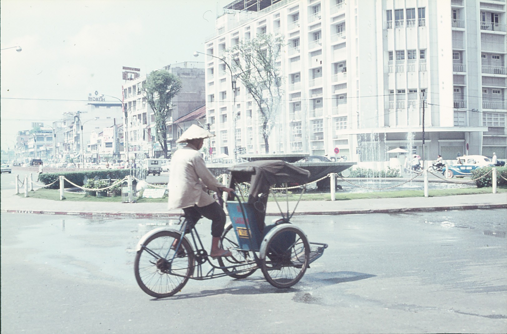 Saigon 1971 - Lam Son Square