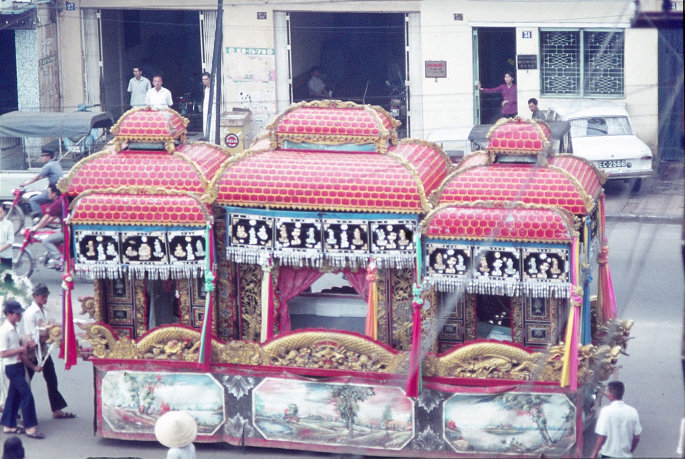 My Tho 1971 Funeral - Một đám tang của người Hoa - Photo by Sandy1618