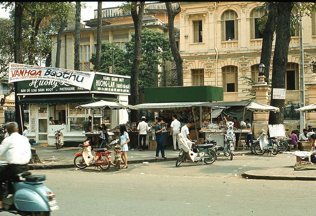 Saigon 1970 – Bưu Điện Trung ương, trước Nhà Thờ Đức Bà