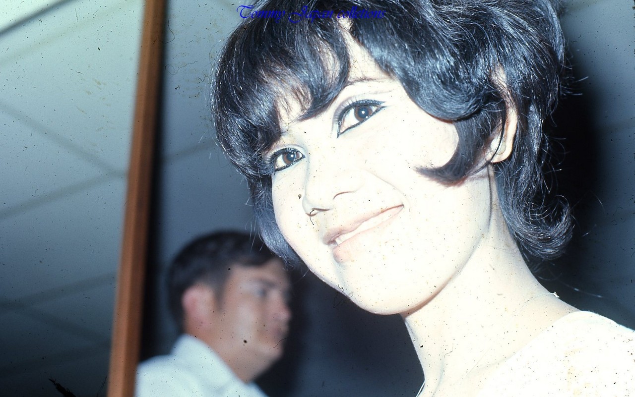 Saigon 1970 - Girl Bar - photo by Artzkat
