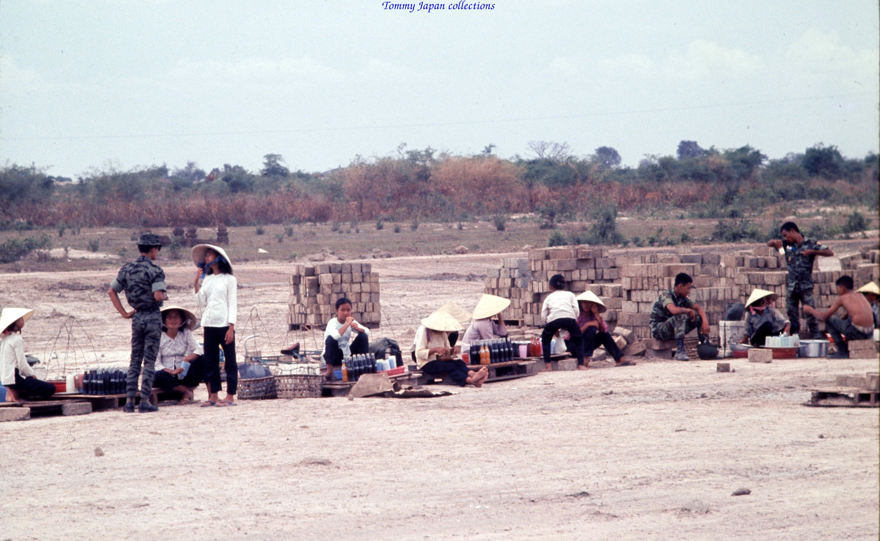 Dĩ An,Bình Dương 1970 - RVN Marine Work Crews on Break - Photo by Keith McGraw