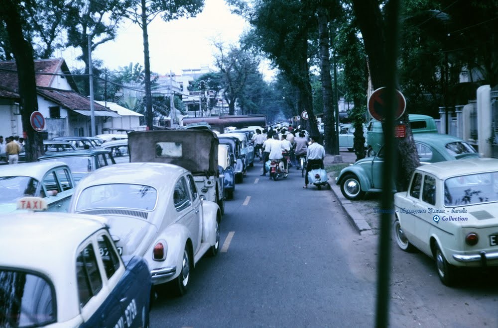 Đường Công Lý St. - Photo by Charlotte 1969