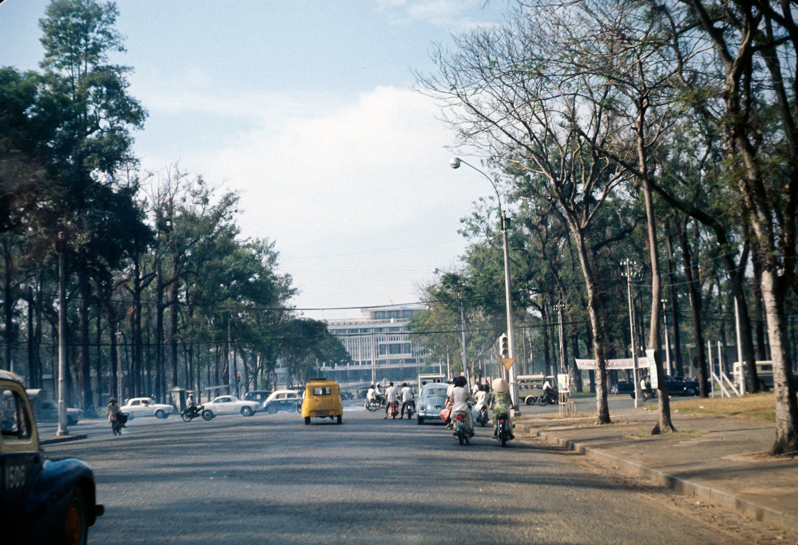 Saigon 1969 - Presidential Palace - source: johnrellis' photostream