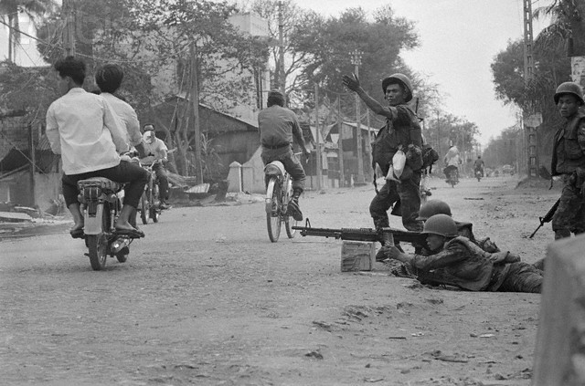 Saigon 1968 - ARVN Troops Encircle Vietcong Hideout - Image by © Bettmann/CORBIS