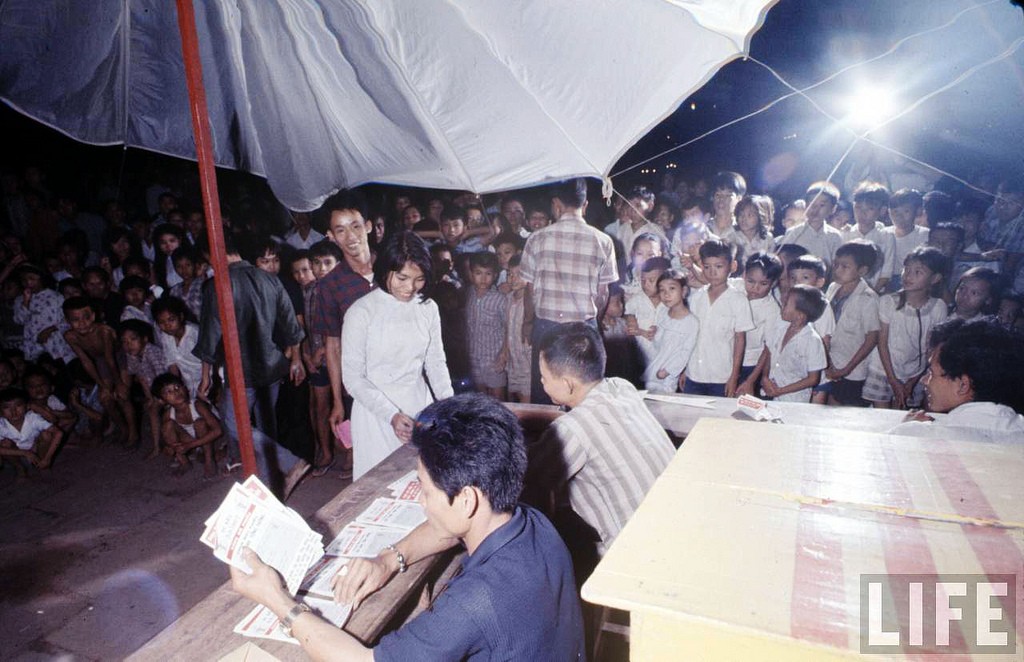 Bầu cử 1966 - Bỏ phiếu vào cả ban đêm