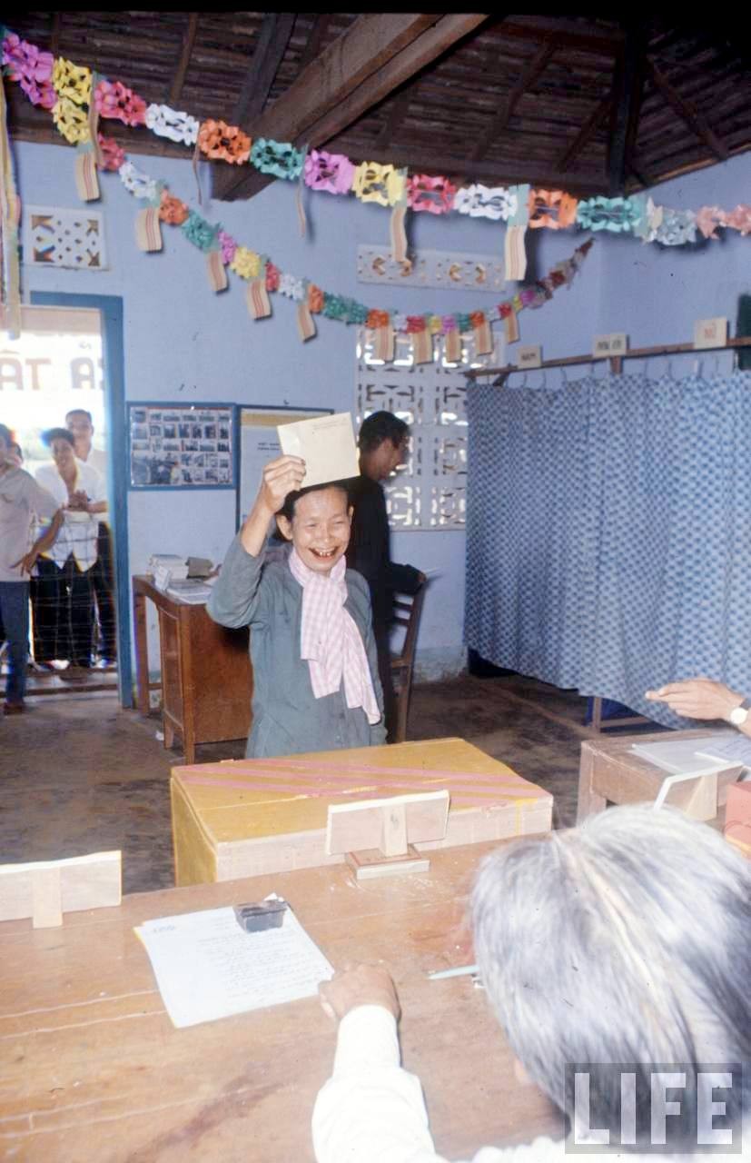 11.09.1966 - Vietnam Elections (4)