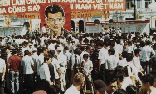 Saigon 1972 - Triển lãm vũ khí trước Tòa Đô Chánh