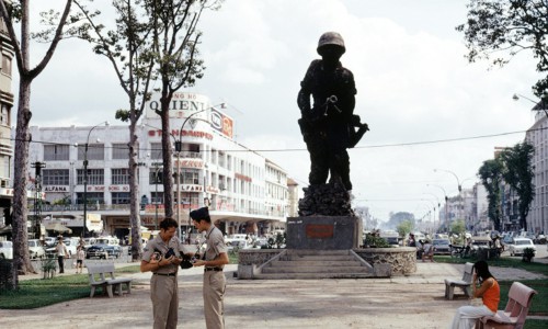 Saigon 1972 - Monument to the Vietnamese Army - Photo by Bruno Barbey