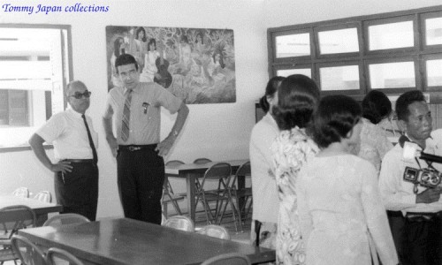 Lễ khánh thành Thư viện trường Quốc Gia Nghĩa Tử (17-3-1971) - source: Photograph ; Harold Winer Collection