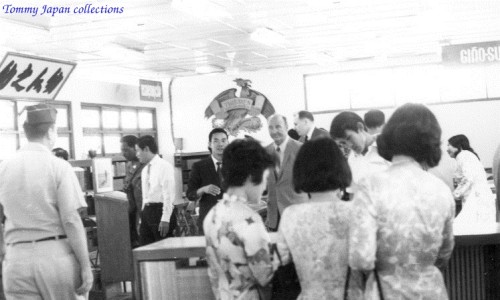 Lễ khánh thành Thư viện trường Quốc Gia Nghĩa Tử (17-3-1971) - source: Photograph ; Harold Winer Collection