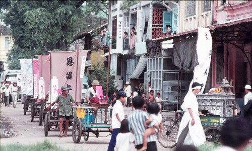 My Tho 1971 Funeral - Một đám tang của người Hoa - Photo by Sandy1618
