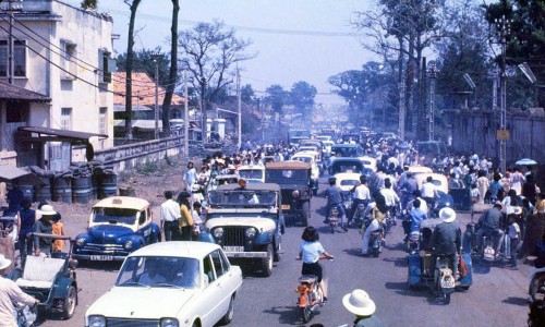 Saigon 1970 - Ngã tư Hồng Thập Tự & Nguyễn Bỉnh Khiêm nhìn về phía Thị Nghè