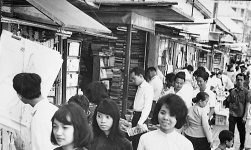 Saigon 1970 - Old books on Le Loi street.