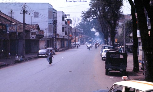 SAIGON 1970 - Võ Thị Sáu (Hiền Vương old) - Street - Photo by Keith McGraw