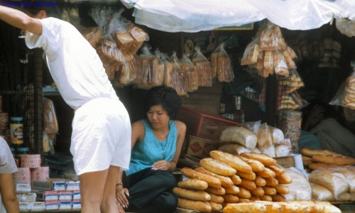 Chợ cũ đường Hàm Nghi - Saigon 1969/70 - Photo by David Staszak