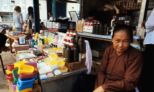 28 Oct 1969, Saigon - Vendors operate stalls in the main black market here, flagrantly selling stolen PX items.