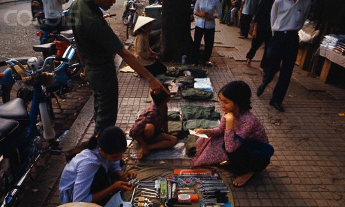 28 Oct 1969, Saigon - Market black