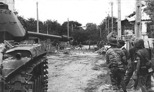Vietnamese Marines Fight Communist Infiltrators In Gia Dinh 1968 - Photo by Douglas Pike Collection