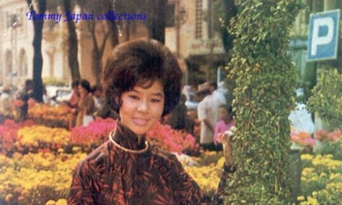 Chợ Hoa Tết đường Nguyễn Huệ & Flower Market Saigon - Photo by Bob Sherman 1968-69