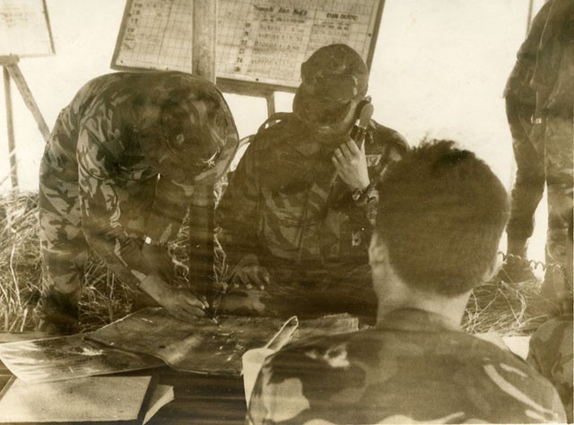 Tại Phòng hành quân
