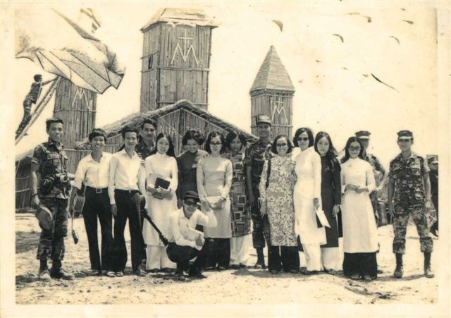 Phái đoàn SVHS Huế thăm TĐ7ND năm 1973