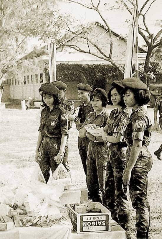 Nữ Quân Nhân Binh Chủng Nhảy Dù VNCH
