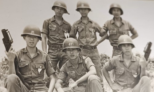 đại đội 41 tiểu đoàn 4 khăn vàng
khóa 1/73 trường sĩ quan bộ binh Thủ đức kbc 4100